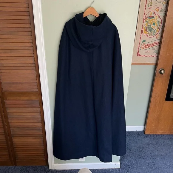 Vintage Long Dark Blue Wool Hooded Cape Cloak - cosplay Victorian or hobbit - Picture 3 of 17